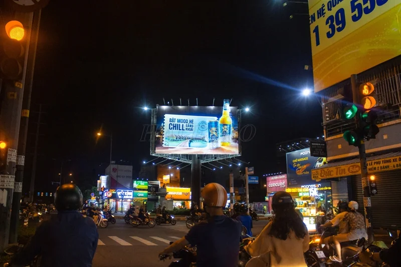 Đèn soi bảng hiệu quảng cáo đẹp