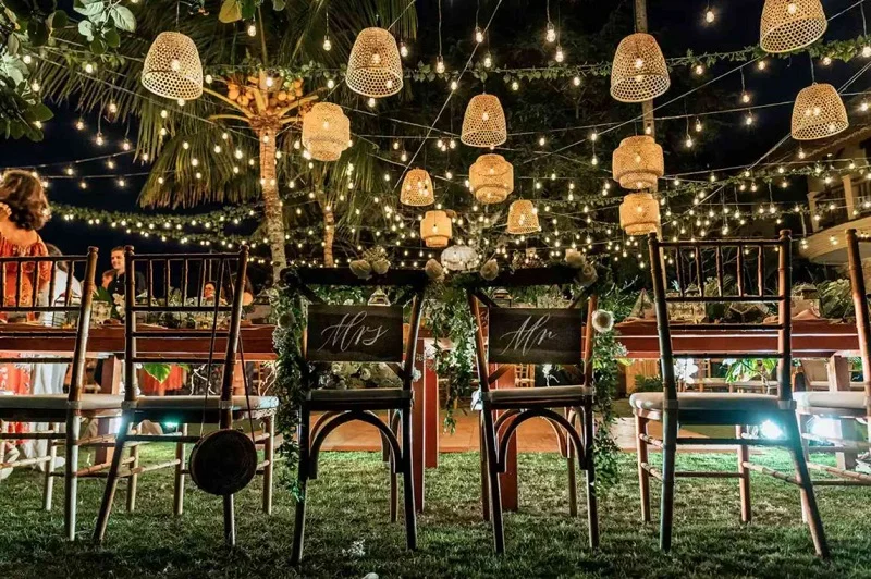 ý tưởng đèn trang trí quán cafe dùng đèn lồng