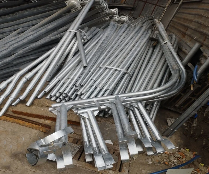 Cần đèn gắn trụ bê tông ly tâm