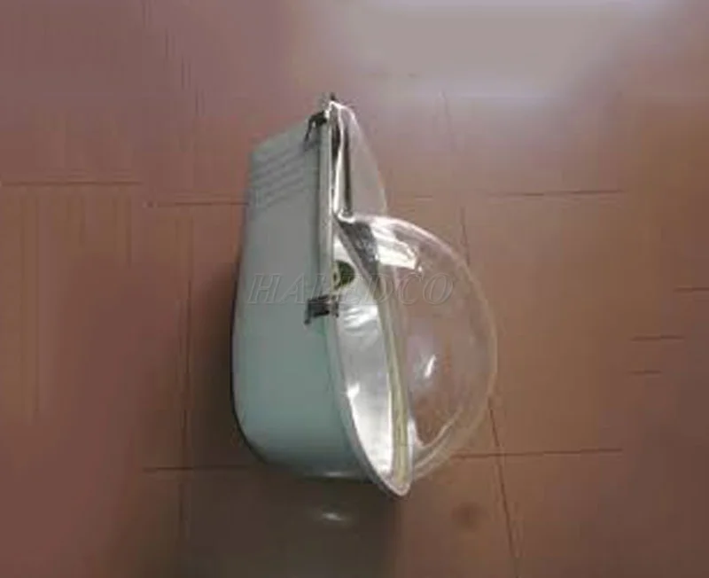 Chao chóa đèn đường thủy tinh