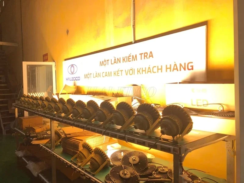 Quy trình test ánh sáng và tuổi thọ đèn chống cháy nổ HALEDCO