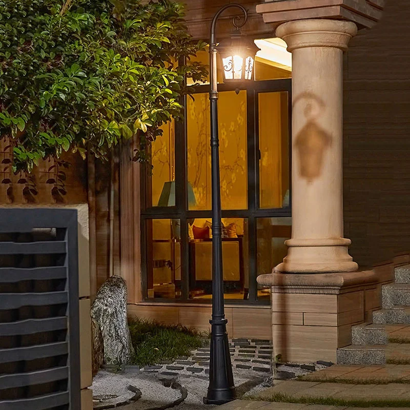 Cột đèn ngoài trời cổ điển cot-den-ngoai-troi-co-dien-dep