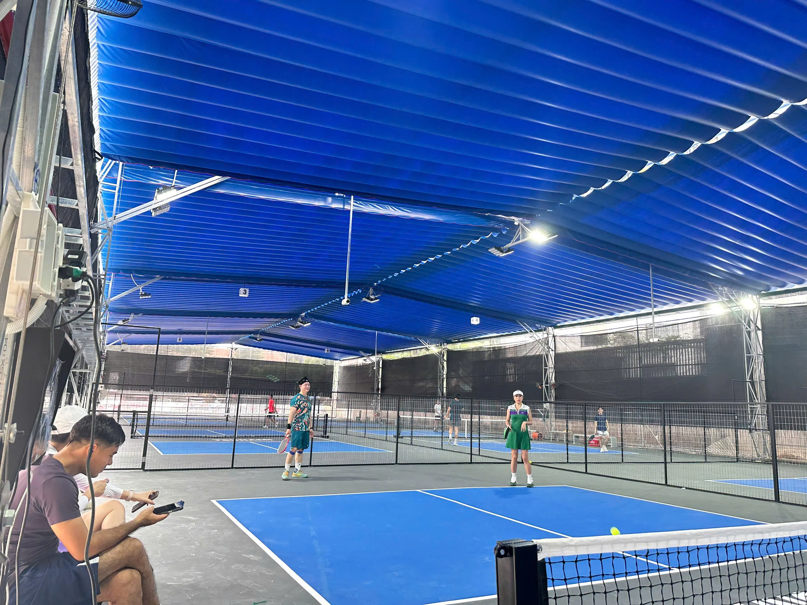 cap-den-pha-san-pickleball