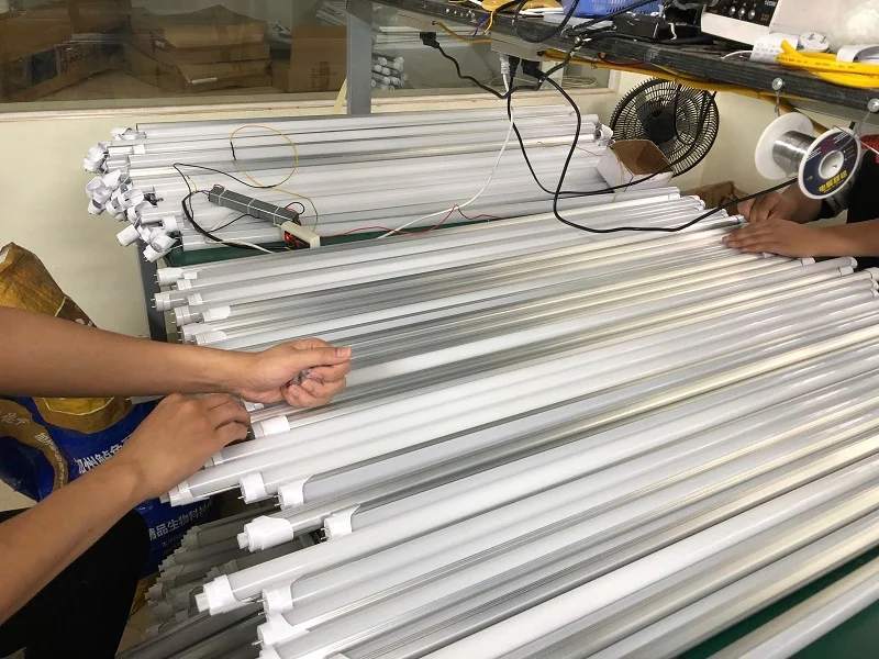 Đèn tuýp LED chip SMD, thân mica mờ