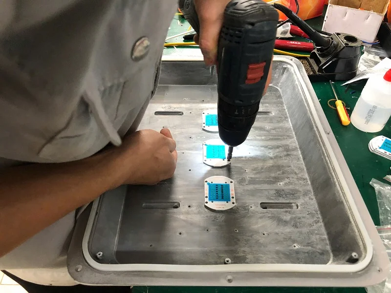 Gắn chip LED cho đèn pha 150w