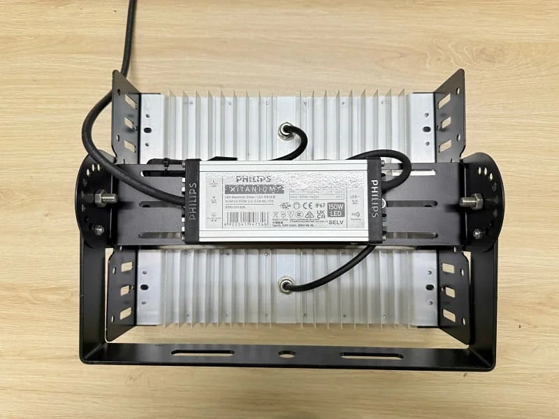 Đèn sử dụng nguồn Philips chính hãng