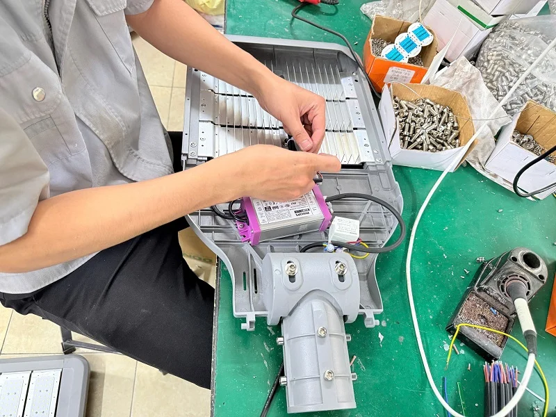 Đèn sử dụng nguồn Philips