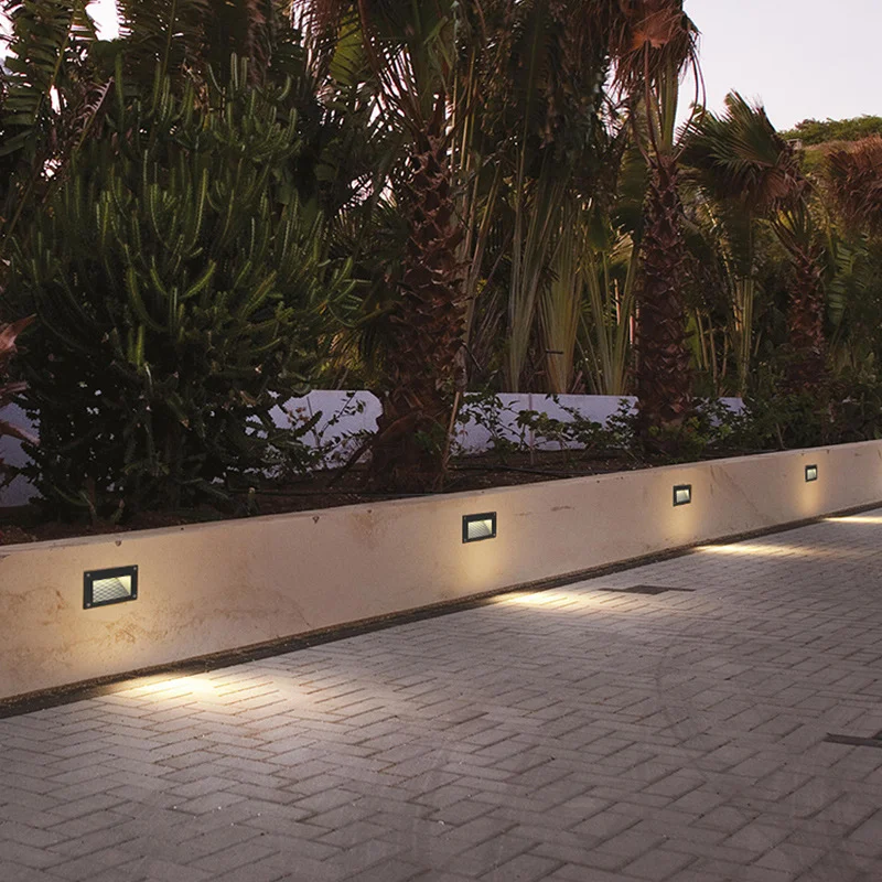 Đèn âm tường ngoài trời trang trí mặt tiền