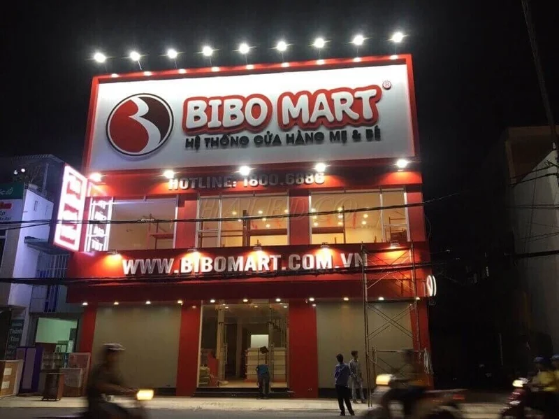 Đèn pha 100w chiếu sáng biển hiệu
