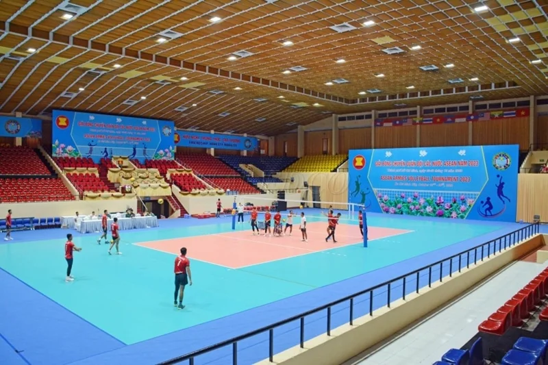 Chiếu sáng nhà thi đấu bóng chuyền Long Biên hiệu quả