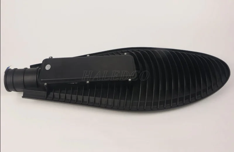 Tản nhiệt của đèn chiếc lá