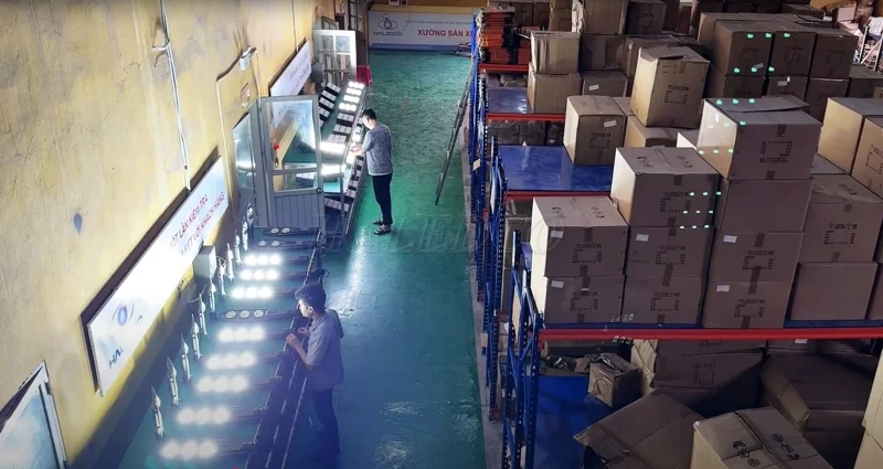 Test ánh sáng đèn lá tại xưởng HALEDCO