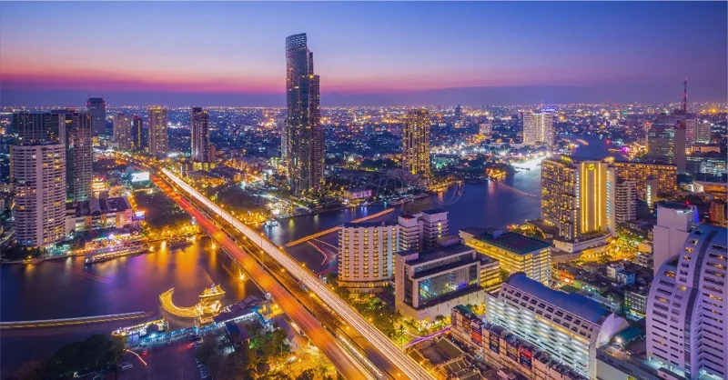 Đèn đường ánh sáng vàng làm đẹp cho đô thị hiện đại