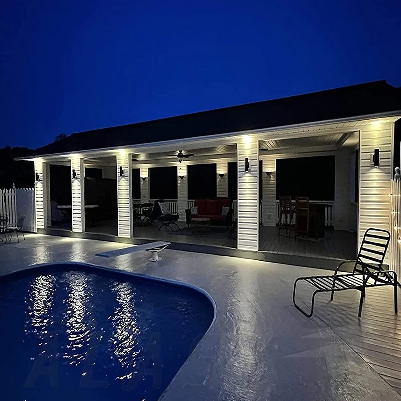 Lắp đèn tường ở các vị trí cột