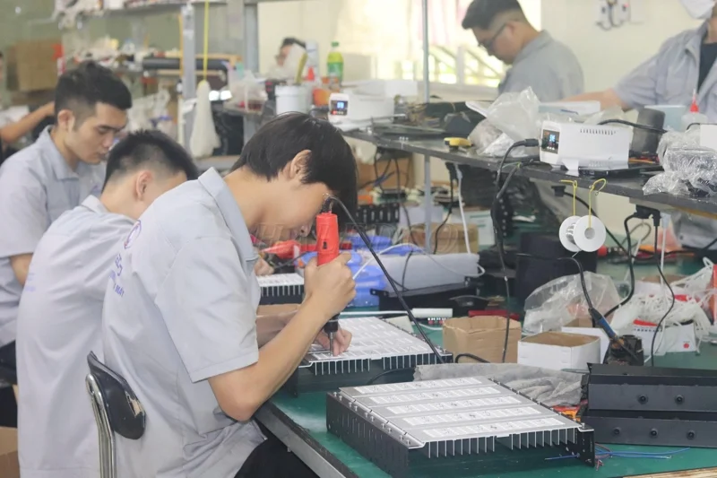 Quy trình sản xuất đèn pha