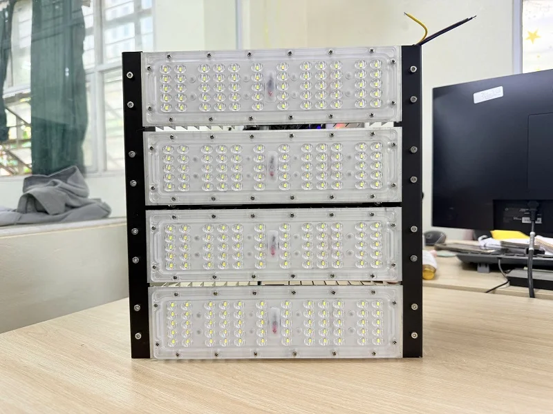 Các module chip LED được lắp rời nhau