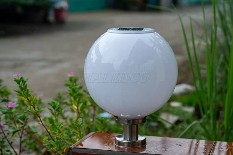 Đèn cầu trụ cổng năng lượng mặt trời