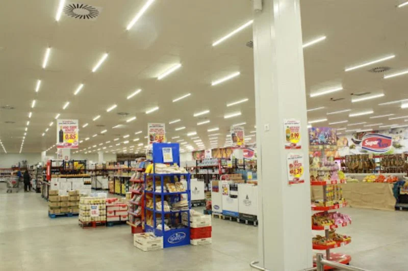 Đèn tuýp LED 1m2 chiếu siêu thị, cửa hàng