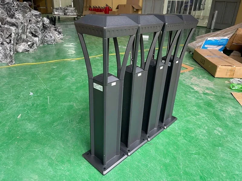 Mẫu đèn chiếu sáng sân vườn hiện đại