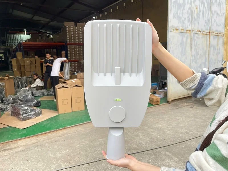 Mặt sau tản nhiệt của đèn đường