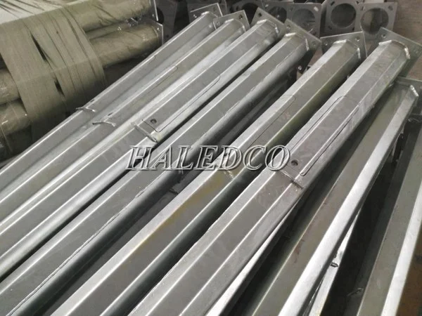 Cột đèn bát giác 6m tại xưởng HALEDCO