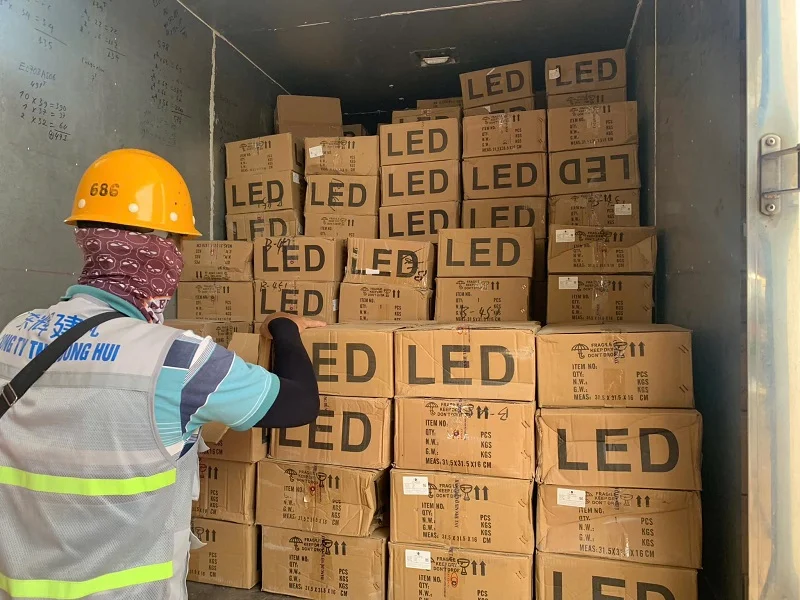 HALEDCO giao đèn tại nhà máy Fulian