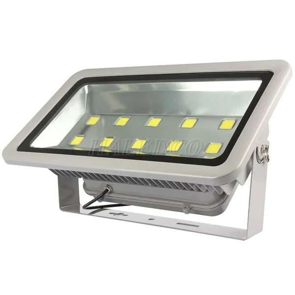 Mẫu đèn pha lắp đặt chip LED COB cao cấp