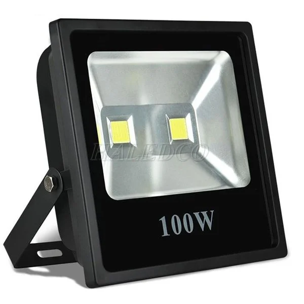 Nguồn LED được bảo vệ bên trong thân đèn