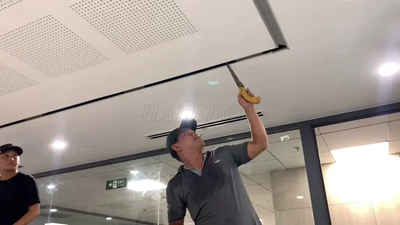 Cách lắp đặt đèn thanh nhôm âm trần thạch cao