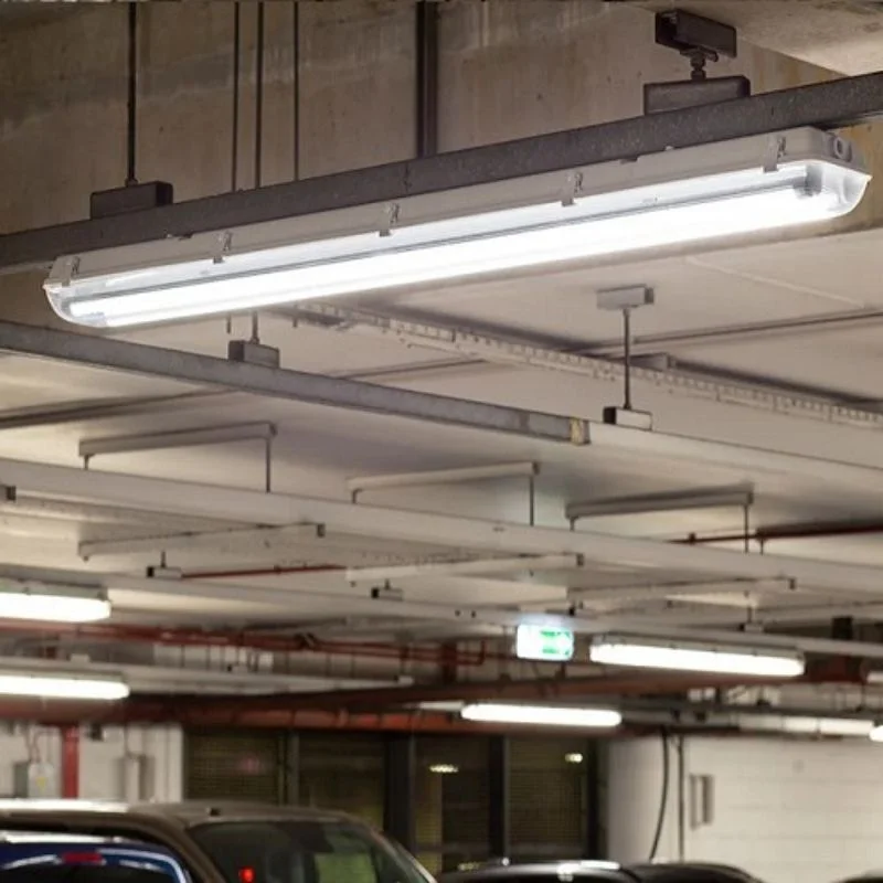 Máng đèn chống ẩm đôi lắp tại hầm để xe