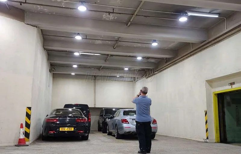 Đèn nhà xưởng 200w chiếu sáng hầm gửi xe