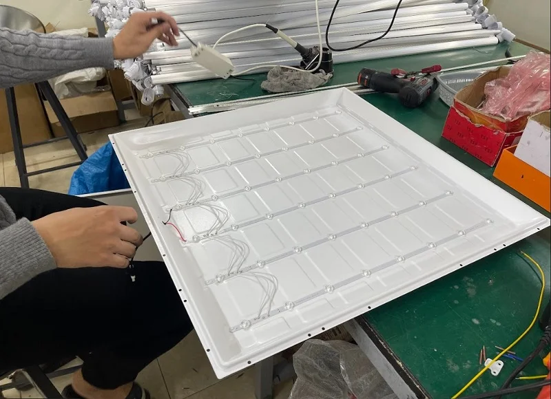 Đấu nối điện cho chip LED