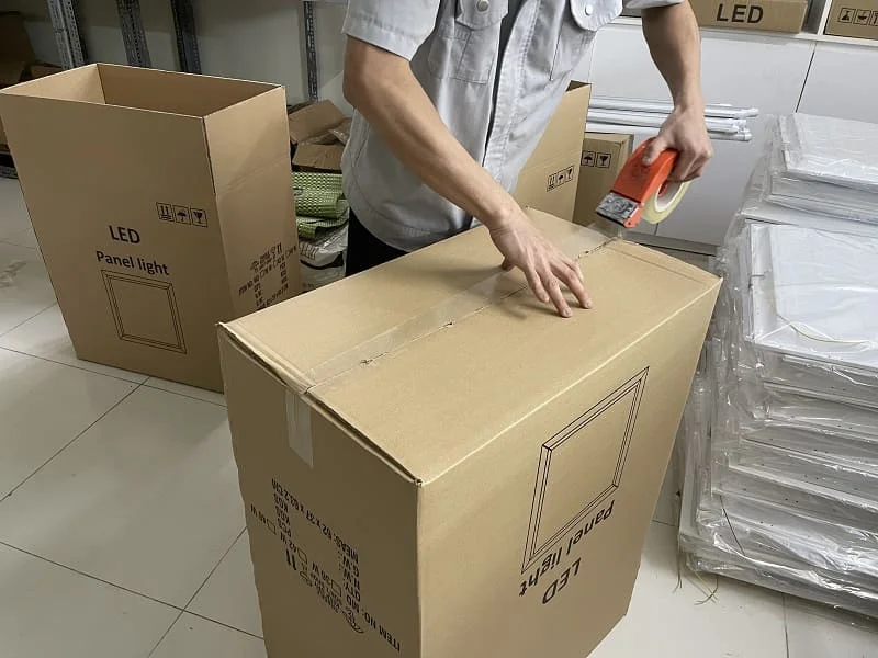 Công đoạn đóng hàng và vận chuyển