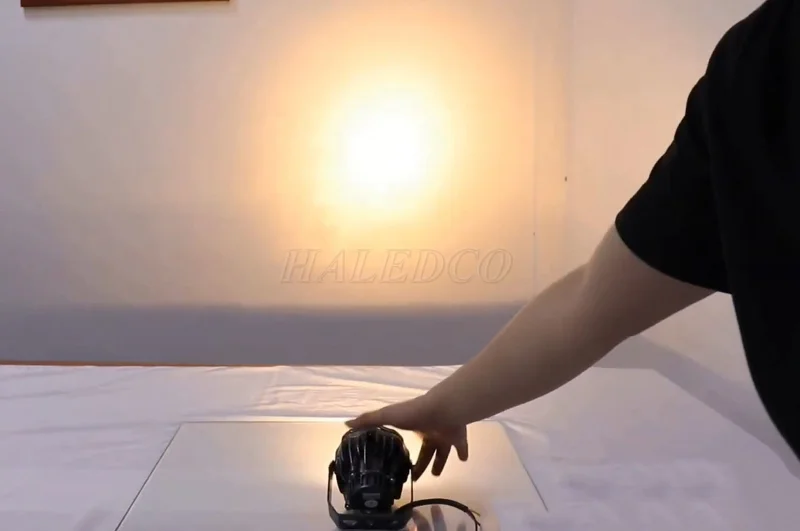 Ánh sáng đèn pha 10w chiếu điểm