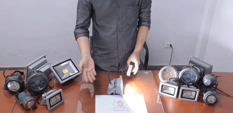 Các kiểu dáng đèn pha 10w bán chạy