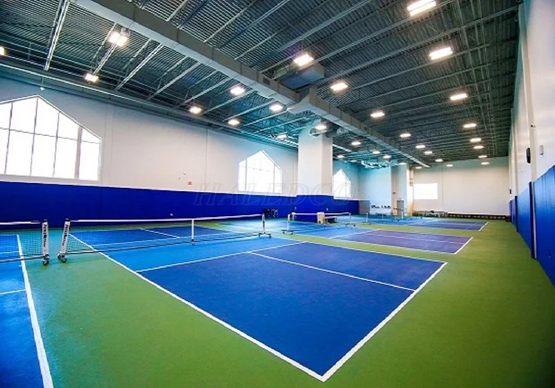 Cách bố trí đèn chiếu sáng sân pickleball trong nhà