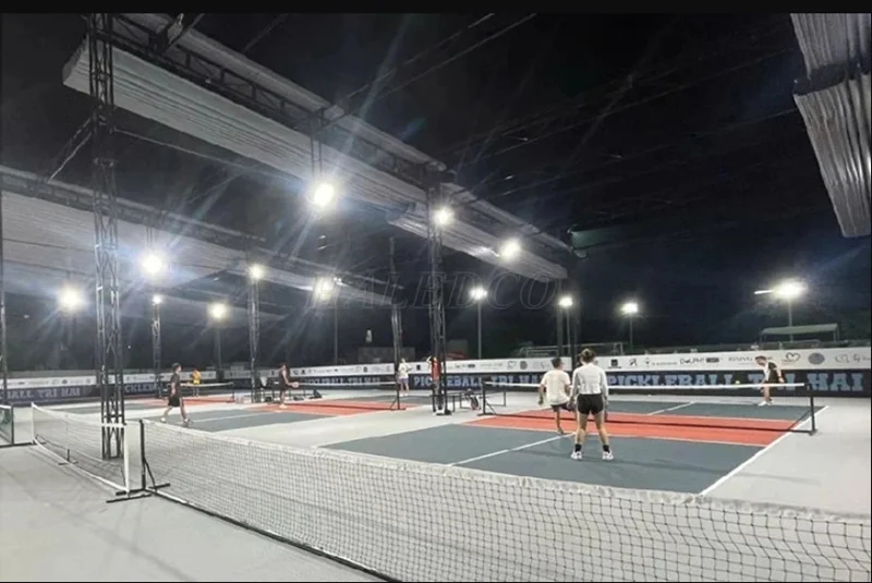 Đèn highbay chiếu sáng sân pickleball