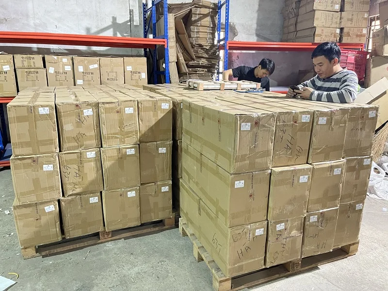 Hàng đã được đóng chờ xuất đi