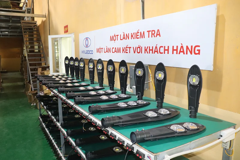 Đèn đường hình lá do HALEDCO sản xuất