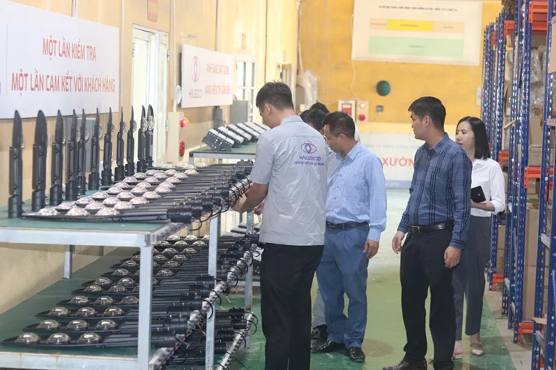 Đèn đường lá HALEDCO được kiểm tra chất lượng nghiêm ngặt tại nhà máy