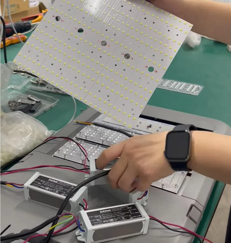 Đèn đường S24 sử dụng nguồn DONE chất lượng