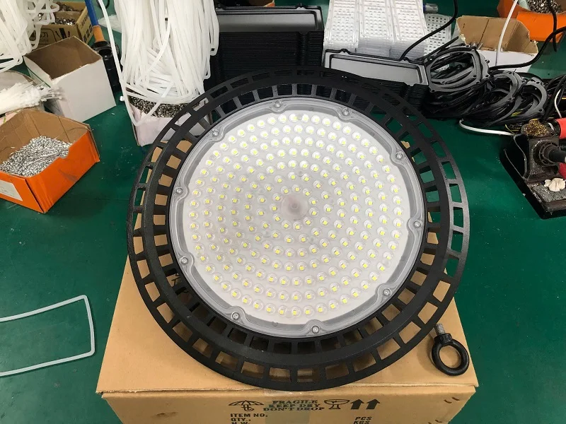 Kiểu dáng đèn nhà xưởng UFO mỏng do HALEDCO thiết kế