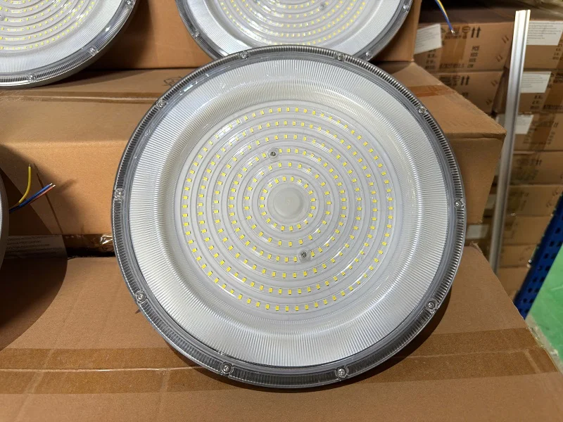 Kiểm tra độ chắc chắn của đèn sau khi hoàn thiện