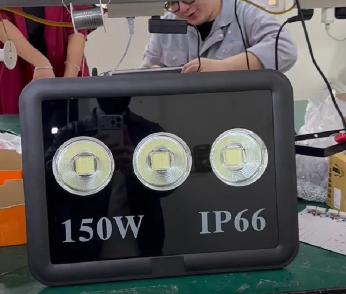 HALEDCO sản xuất đèn pha cốc LED 150W cho dự án ngoài trời