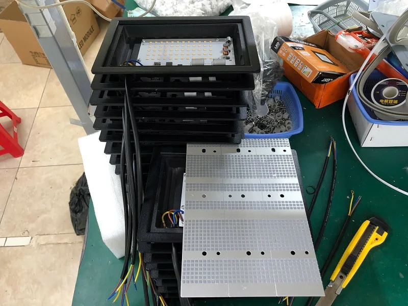 Bảng mạch chip sử dụng cho đèn pha SMD dáng mỏng