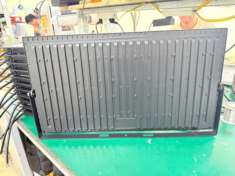 Tản nhiệt của đèn làm từ hợp kim nhôm đúc