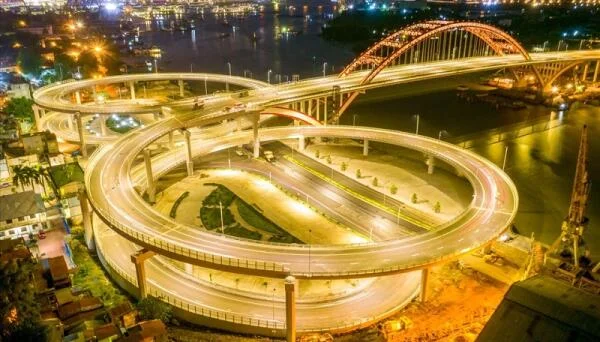 Đèn LED chiếu sáng cầu vượt trên cao - Tư vấn thiết kế và thi công