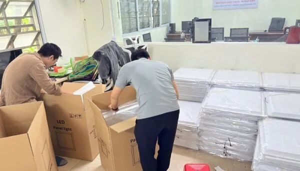 Khai xuân năm mới với đơn hàng đèn panel LED số lượng lớn cho Samsung