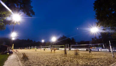 Hướng dẫn cách bố trí đèn sân bóng chuyền A-Z đạt chuẩn 2026