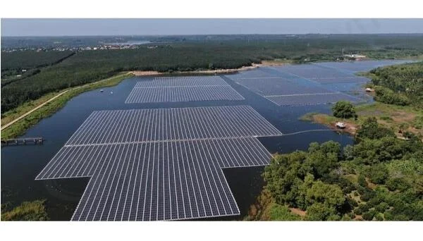 Dự án cấp đèn chiếu sáng nhà máy điện mặt trời cho tập đoàn Toji
